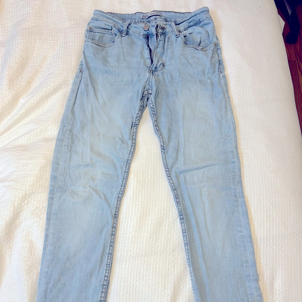 Zara Men’s Light Wash Skinny Jeans (US 30, EUR 38)